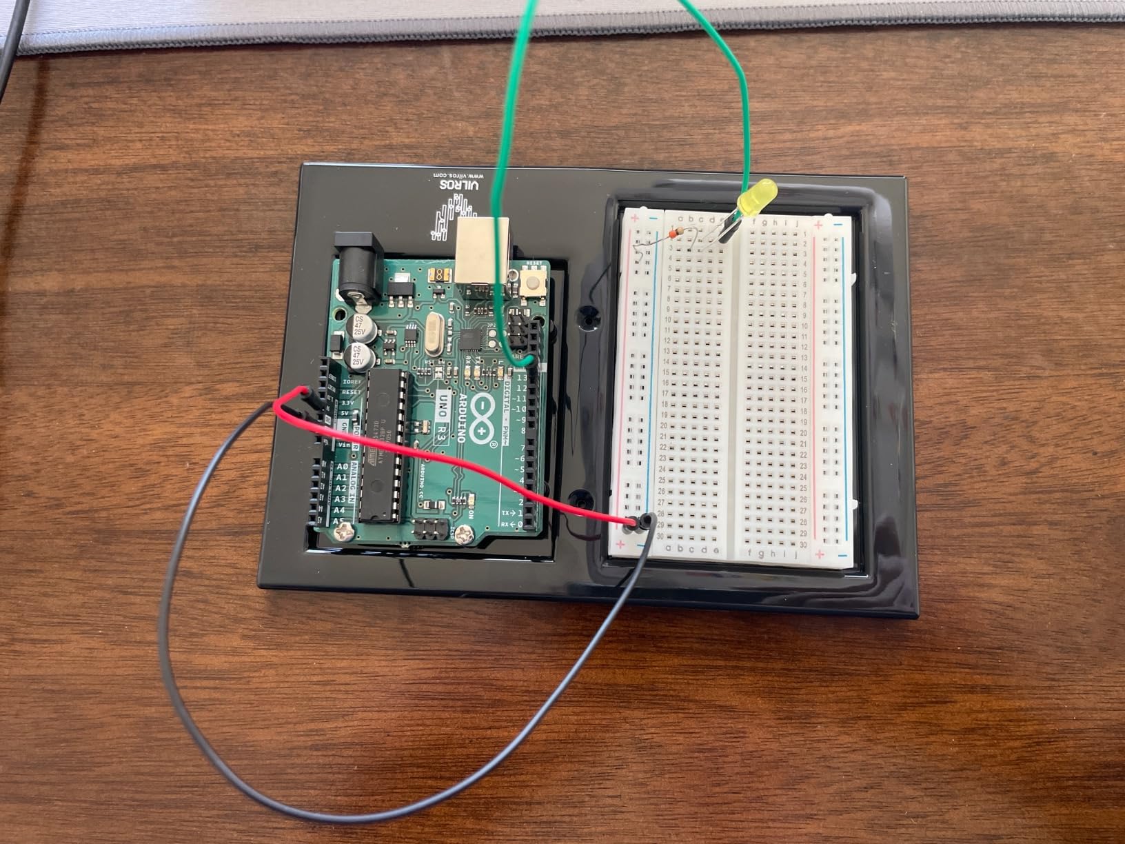 Vilros Arduino Uno Starter Kit - Includes Arduino Uno R3 Board, 190+ Electronics Components, Breadboard, Jumper Wires, DC Motor, Servo, Relay, Full-Color 72 Page Manual [190+ Pieces] customer photo 1