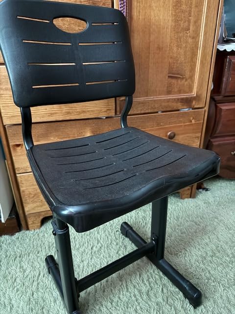 Flash Furniture Adjustable Height Black Student Chair with Black Pedestal Frame customer photo 1