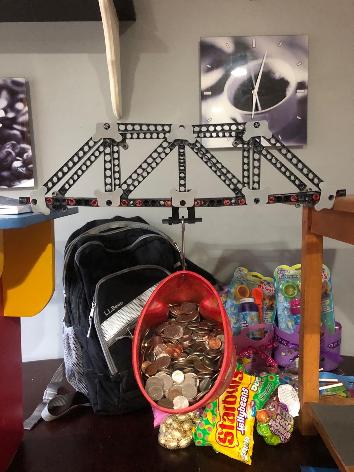 Thames & Kosmos | Structural Engineering: Bridges & Skyscrapers | Science & Engineering Kit | Build 20 Models | Learn about Force, Load, Compression, Tension | Parents' Choice Gold Award Winner customer photo 1