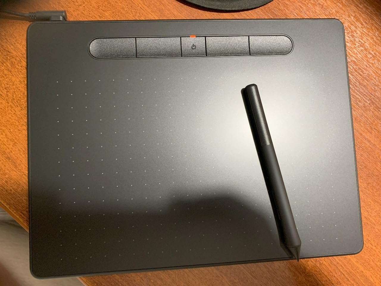 Wacom Intuos Medium, Bluetooth Graphic Drawing Tablet with Pen + Software | Battery-free pen, 4 ExpressKeys for shortcuts, works with Mac, Windows & Chromebook; Ideal for creators, students & teachers customer photo 1