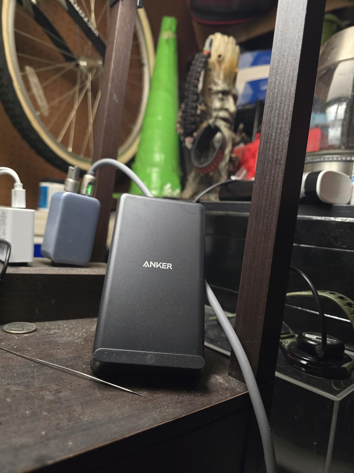 Anker 313 Wireless Charger (Stand), Qi-Certified 10W Max customer photo 1