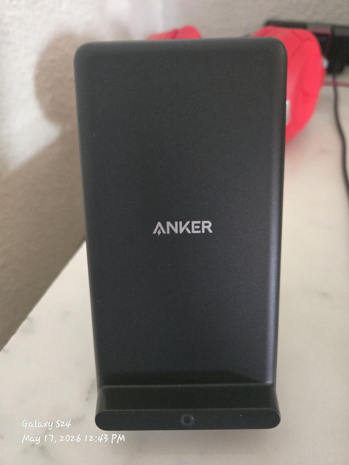 Anker 313 Wireless Charger (Stand), Qi-Certified 10W Max customer photo 2