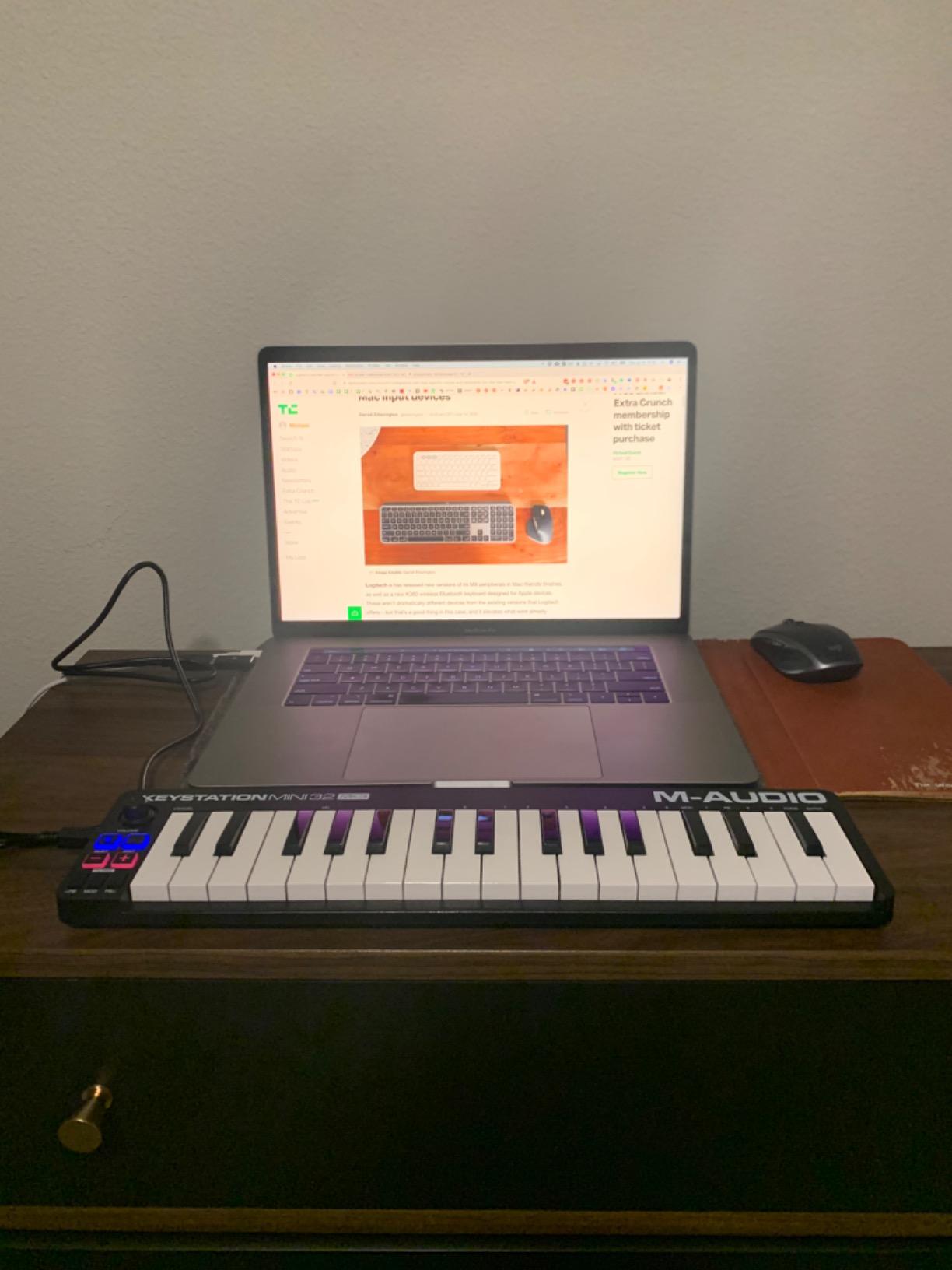 M-AUDIO Keystation Mini 32 MK3 USB MIDI Controller | Portable Mini Keyboard, 32 Velocity-Sensitive Keys, and Bundled DAW Recording Software customer photo 2