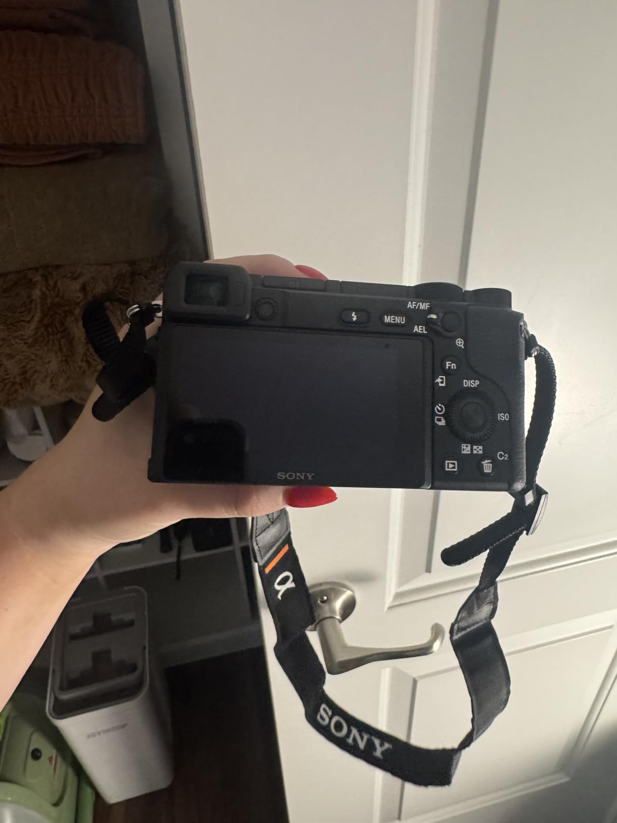 Sony Alpha a6400 Mirrorless Camera: Compact APS-C Interchangeable Lens Digital Camera with Real-Time Eye Auto Focus, 4K Video, Flip Screen & 16-50mm Lens - E Mount Compatible - ILCE-6400L/B, Black customer photo 1