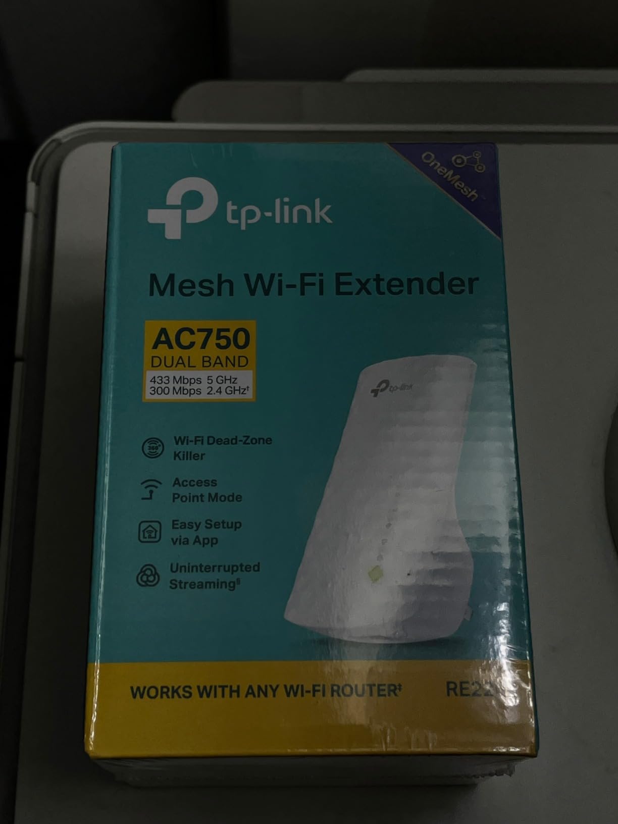 TP-Link WiFi Extender with Ethernet Port (RE220), Dual Band 5GHz/2.4GHz, Covers Up to 1200 Sq.ft and 30 Devices, Signal Booster Amplifier Supports OneMesh customer photo 1