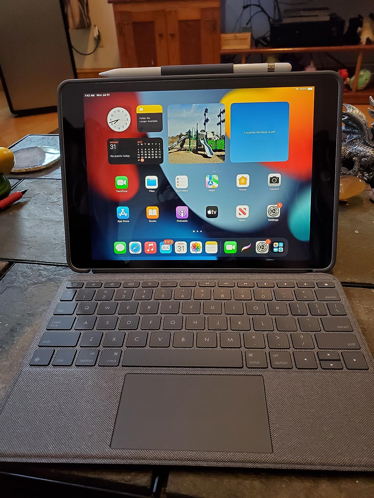 Logitech Combo Touch iPad 7th 8th and 9th Generation Keyboard Case with Trackpad - Graphite customer photo 2