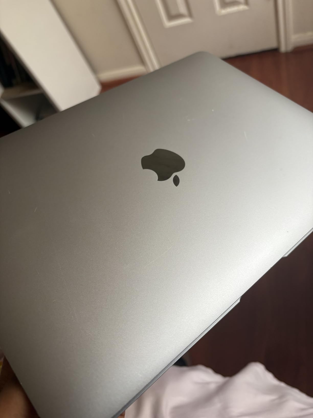 Apple Late 2020 MacBook Air with Apple M1 Chip, 13-inch, 8GB RAM, 256GB SSD, Gold (Renewed) customer photo 1