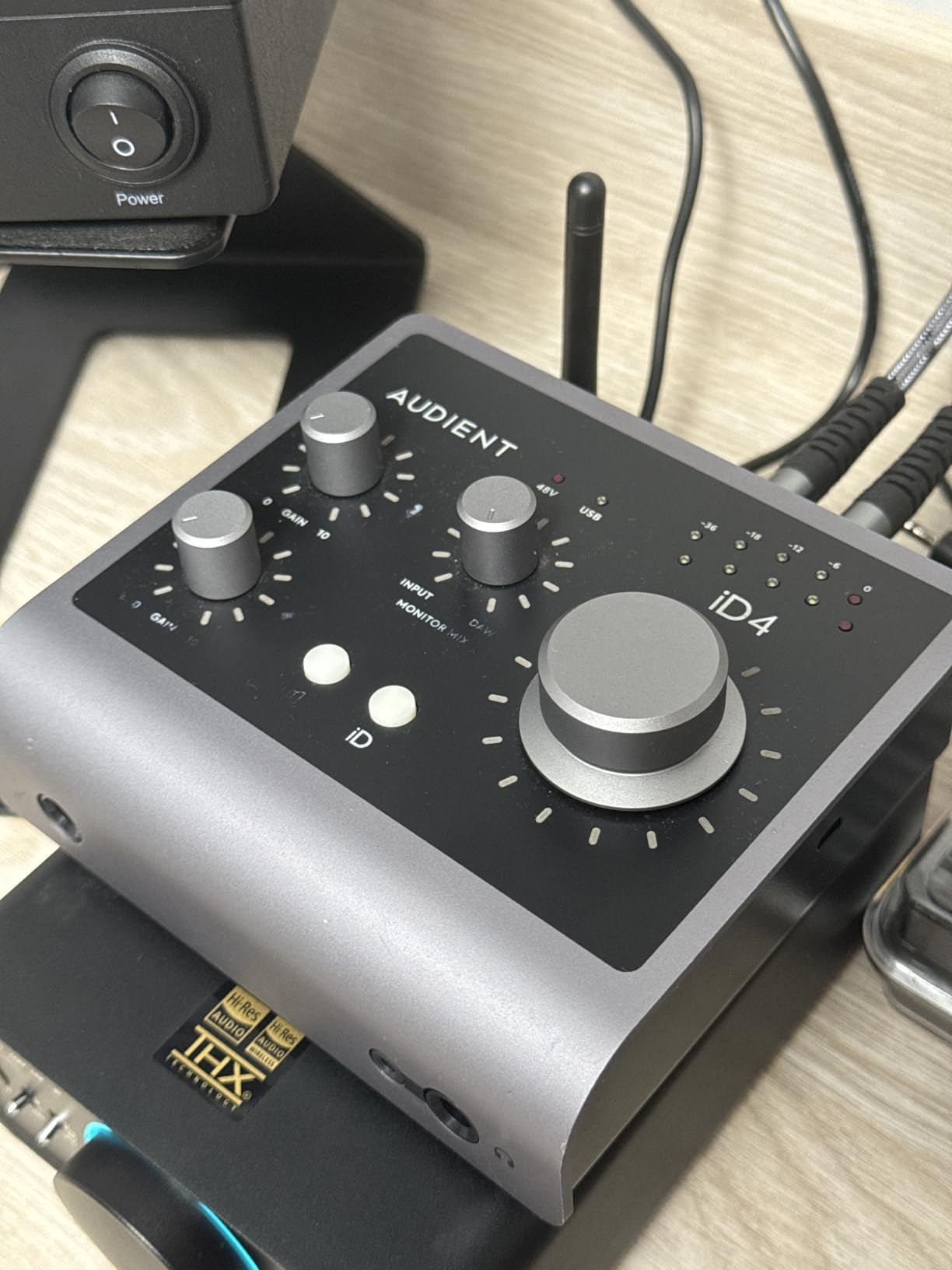 Audient Audio Interface iD4 MKII, Class A Console Microphone Preamp, High Speed USB-C, Monitor Mix and Monitor Panning Function, 2 Headphone Outputs, Mac/PC/iOS Compatible customer photo 2