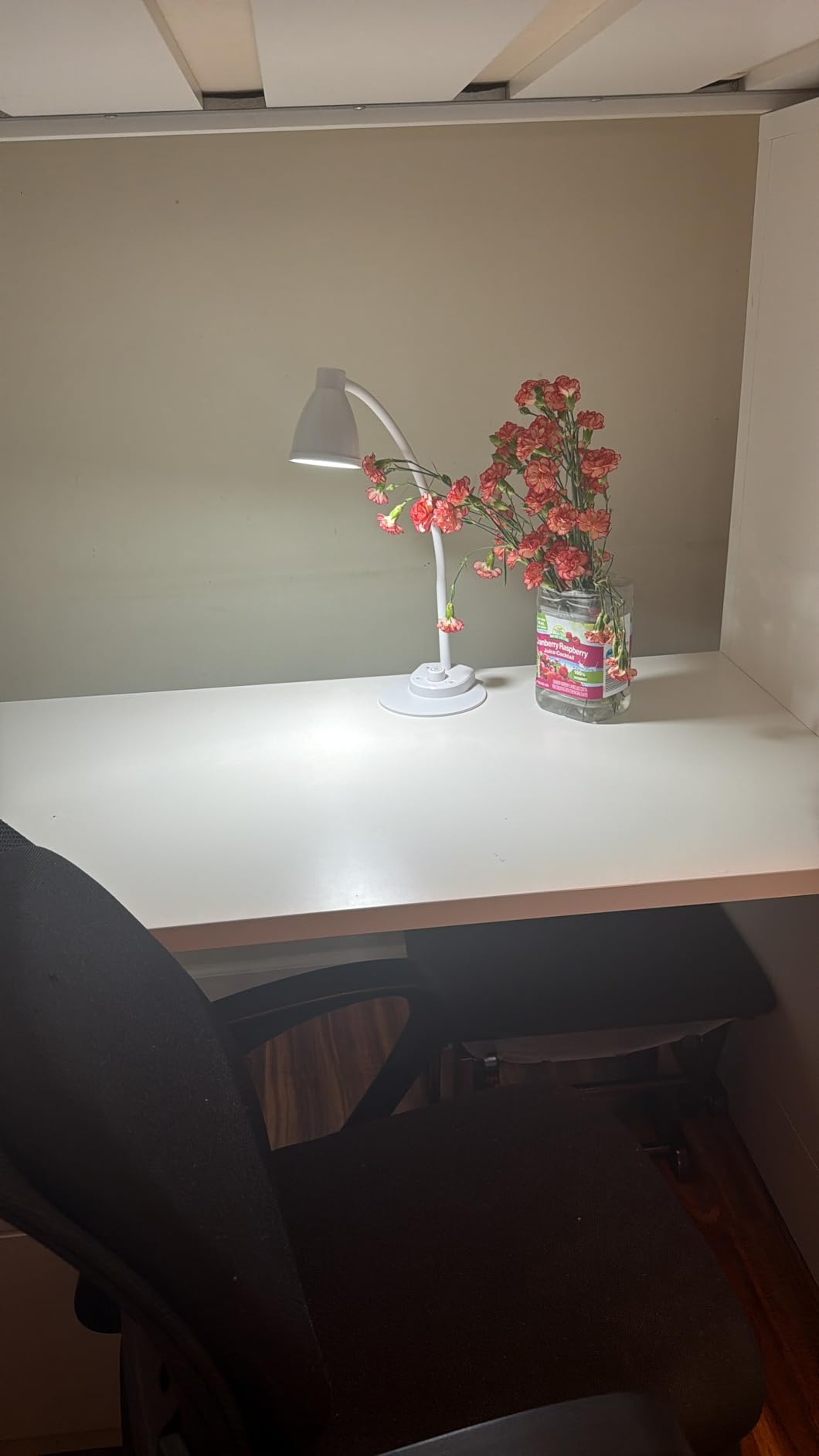 BOHON LED Desk Lamp with USB Charging Port 3 Color Modes Dimmable Reading Light Intelligent Induction Auto Dimming Task Lamp Neck Flexible Table Lamp for Bedside Office, AC Adapter Included customer photo 1