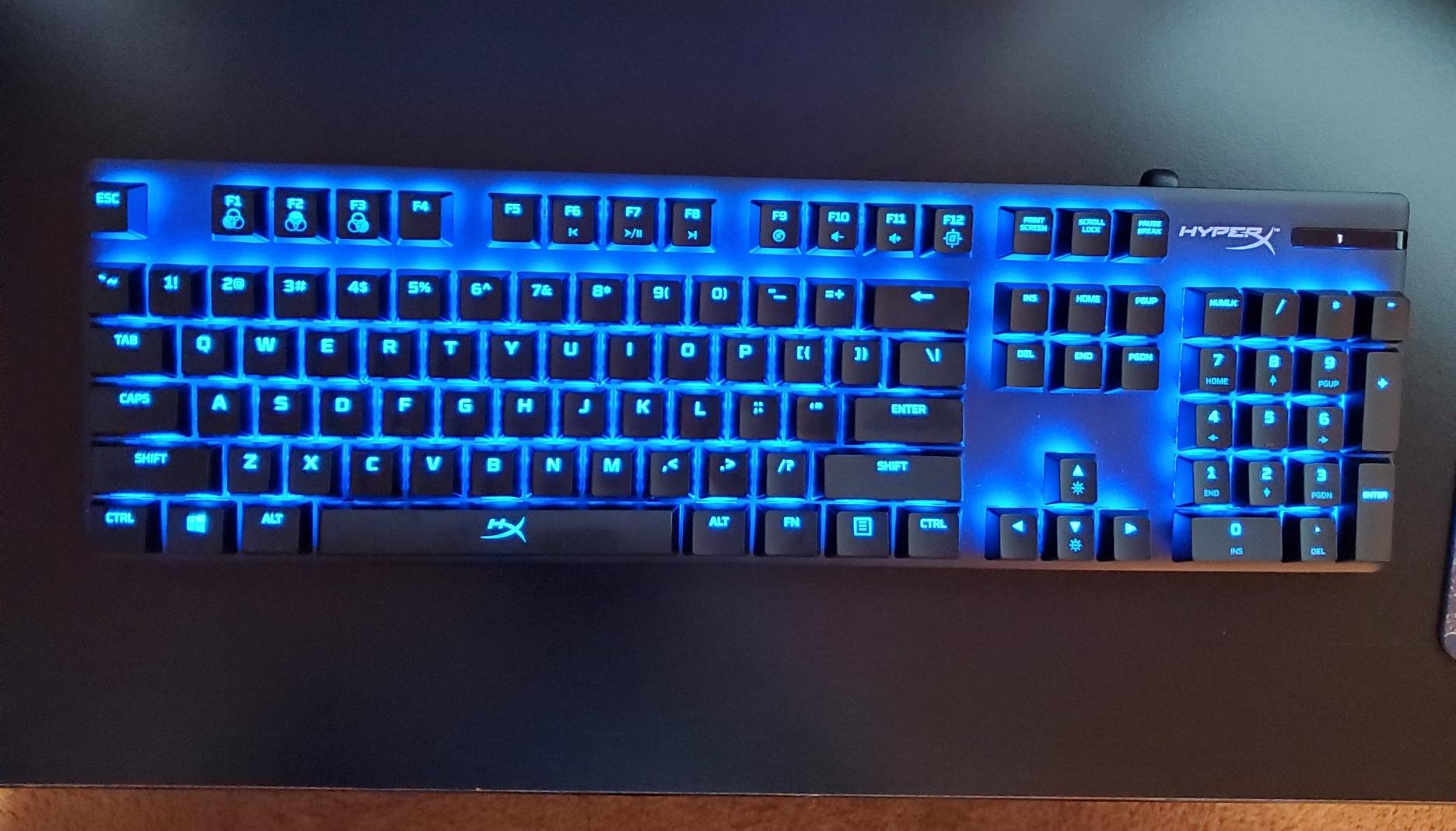 HyperX Alloy Origins 60 - Mechanical Gaming Keyboard, Ultra Compact 60% Form Factor, Double Shot PBT Keycaps, RGB LED Backlit, NGENUITY Software Compatible - Linear HyperX Red Switch, Black customer photo 1
