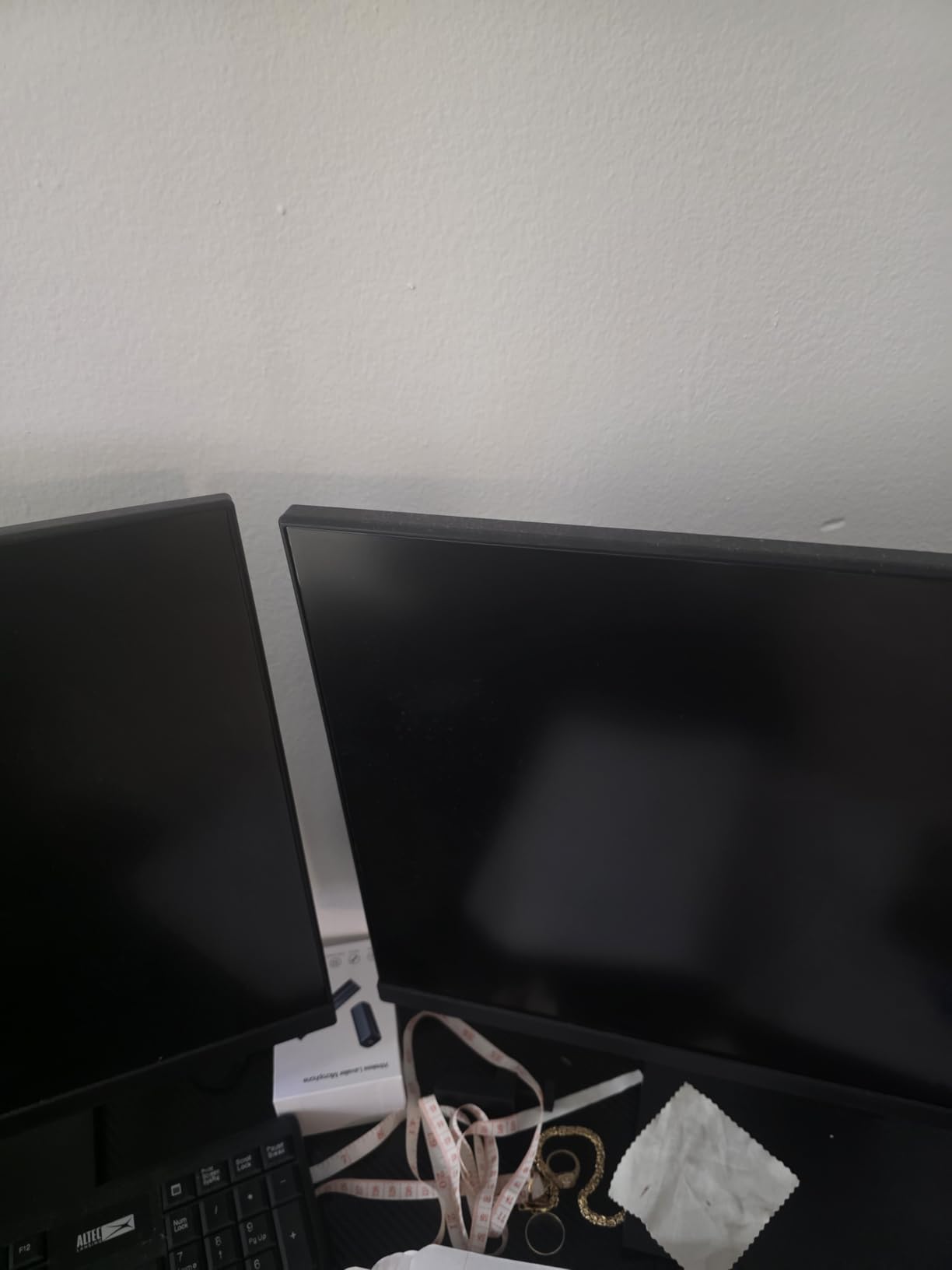 KOORUI 24-inch Computer Monitor Full HD 1920 x 1080p 100Hz VA Display 4000:1 Contrast Ratio with HDMI VGA, TÜV Rheinland Certified, 100 x 100 mm VESA Mountable, Ultra-Slim Design, Tilt, Black, E2412F customer photo 1