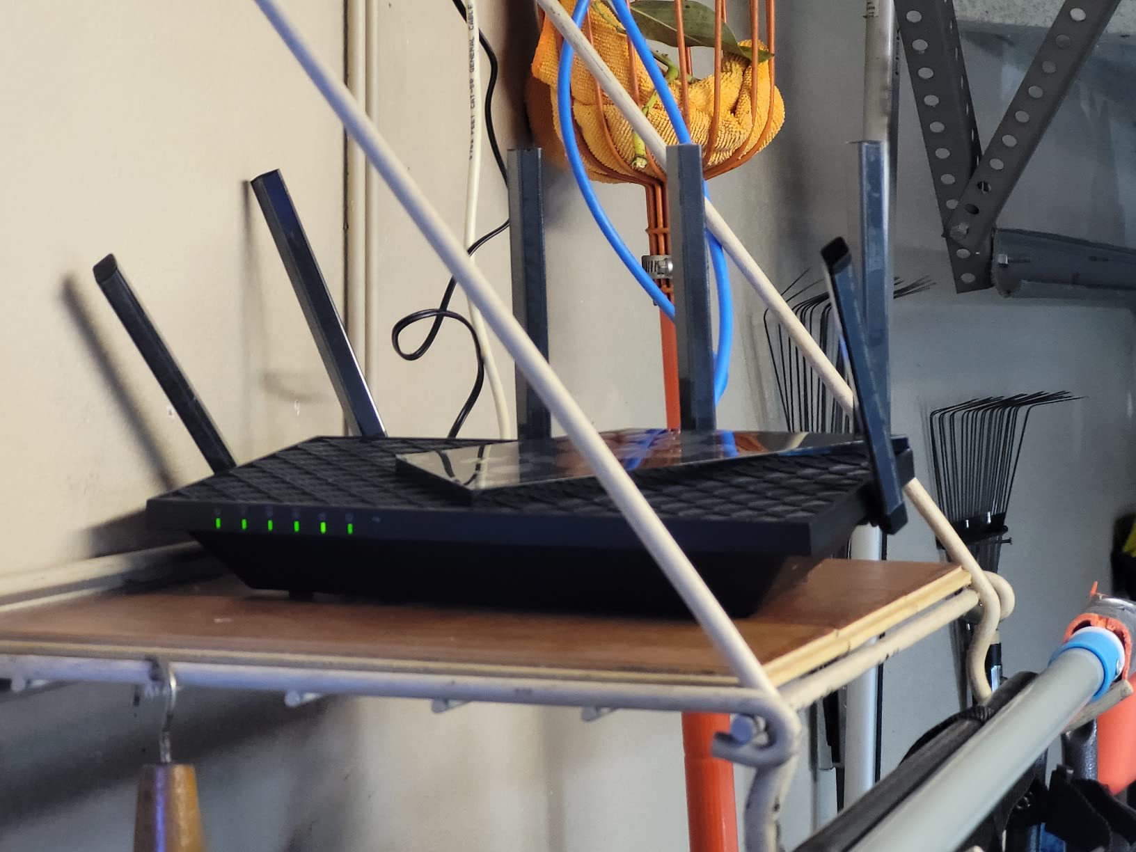 TP-Link AXE5400 Tri-Band WiFi 6E Router (Archer AXE75), 2025 PCMag Editors' Choice, Gigabit Internet for Gaming & Streaming, New 6GHz Band, 160MHz, OneMesh, Quad-Core CPU, VPN & WPA3 Security customer photo 2