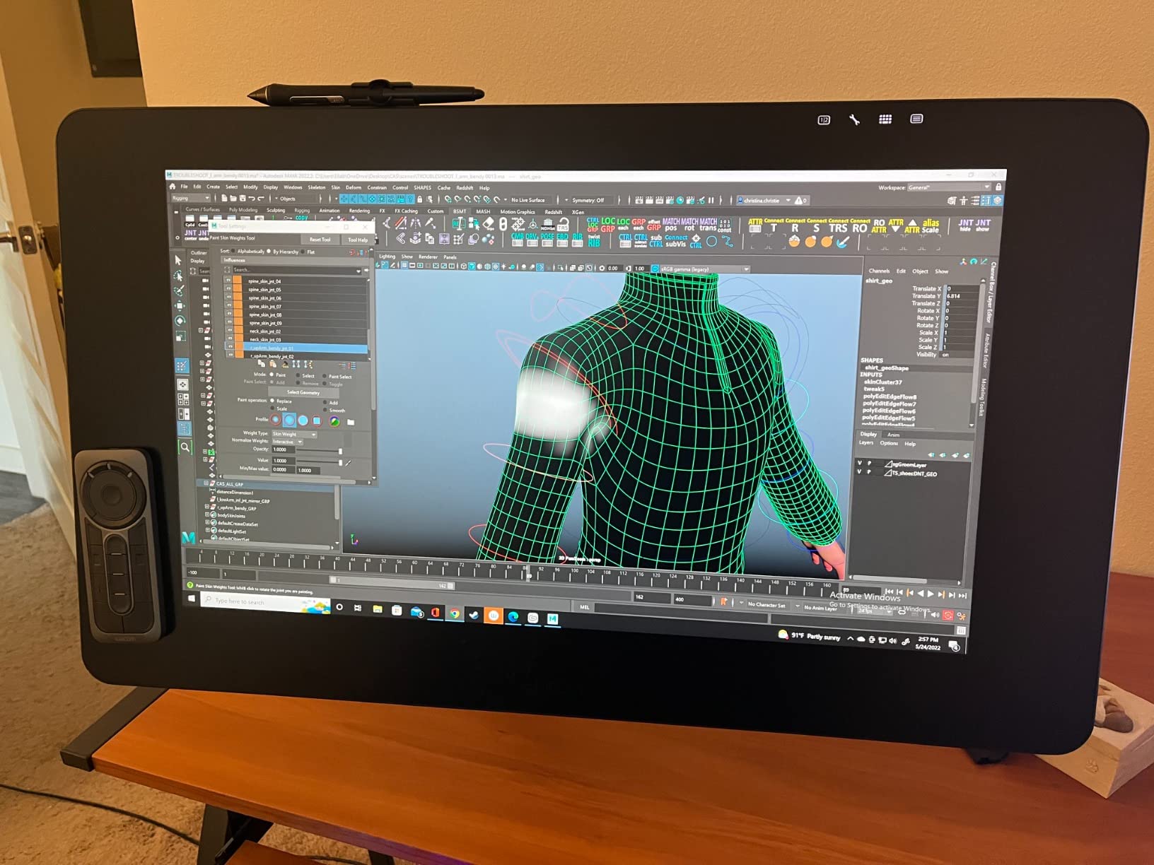 Wacom Cintiq Pro 27 Creative Pen Display (4K Graphic Drawing Monitor with 8192 Pen Pressure and 99% Adobe RGB) customer photo 1