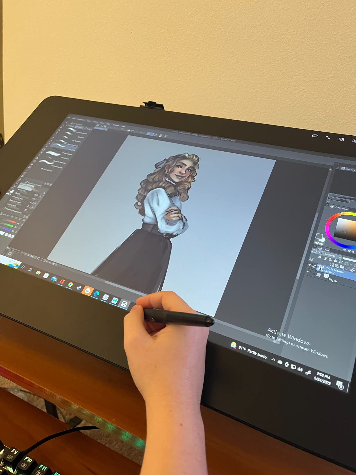 Wacom Cintiq Pro 27 Creative Pen Display (4K Graphic Drawing Monitor with 8192 Pen Pressure and 99% Adobe RGB) customer photo 2