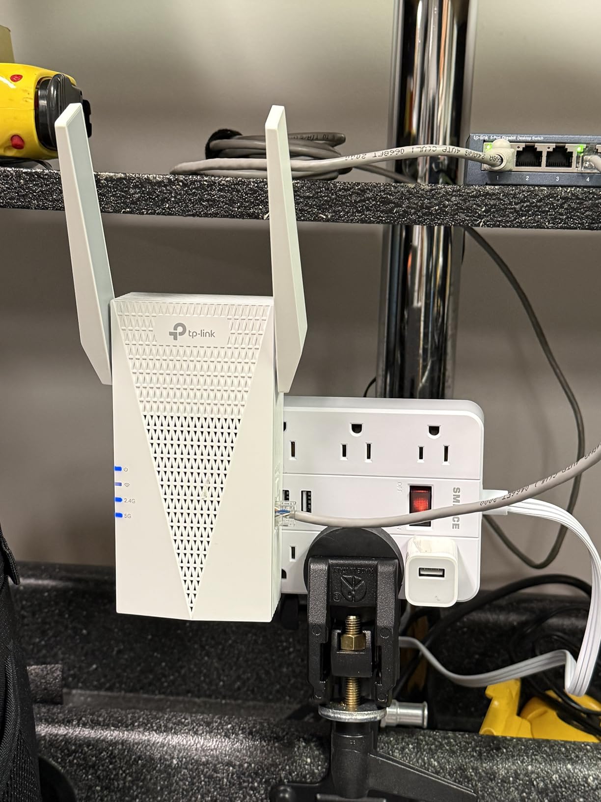 TP-Link AX3000 WiFi 6 Range Extender RE715X | PCMag Editor's Choice | Dual-Band Wireless Repeater w/Ethernet Port | Up to 2400 Sq. Ft., 64 Devices | Internet Signal Booster | APP Setup | EasyMesh customer photo 1