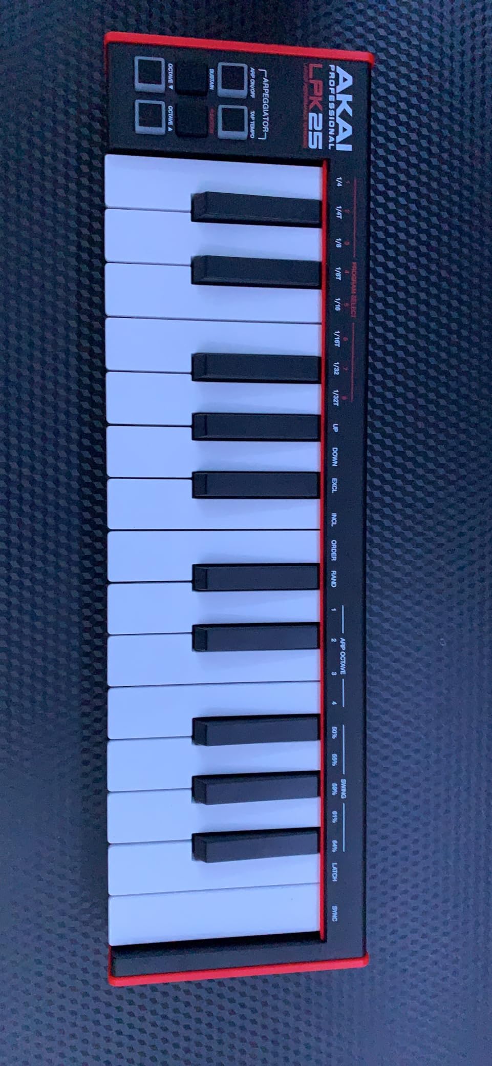 Akai Professional LPK25 25-Key USB MIDI Keyboard Controller | Velocity-Sensitive Mini Keys, Arpeggiator, Universal DAW Compatibility, for Music Producers customer photo 2