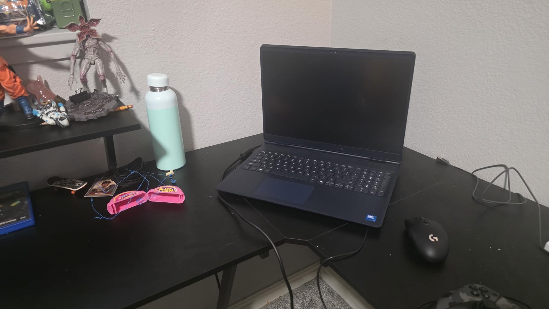 Alienware 16 Aurora Gaming Laptop AC16250-16 WQXGA 120Hz Display, Intel Core 7-240H Processor, 16GB DDR5 RAM, 1TB SSD, NVIDIA GeForce RTX 5050 8GB Graphics, Windows 11 Home, Onsite Service - Blue customer photo 1
