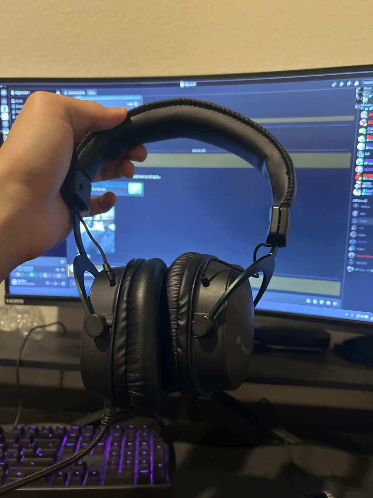 FIFINE Wired Gaming Headset, Gamer Headset with 3.5mm and USB Dual Connectivity, 7.1 Surround Sound, Tuned 50mm Drivers, Detachable Mic, Over-Ear Headphones for PC/PS5/Xbox, Black-AmpliGame H9 customer photo 2