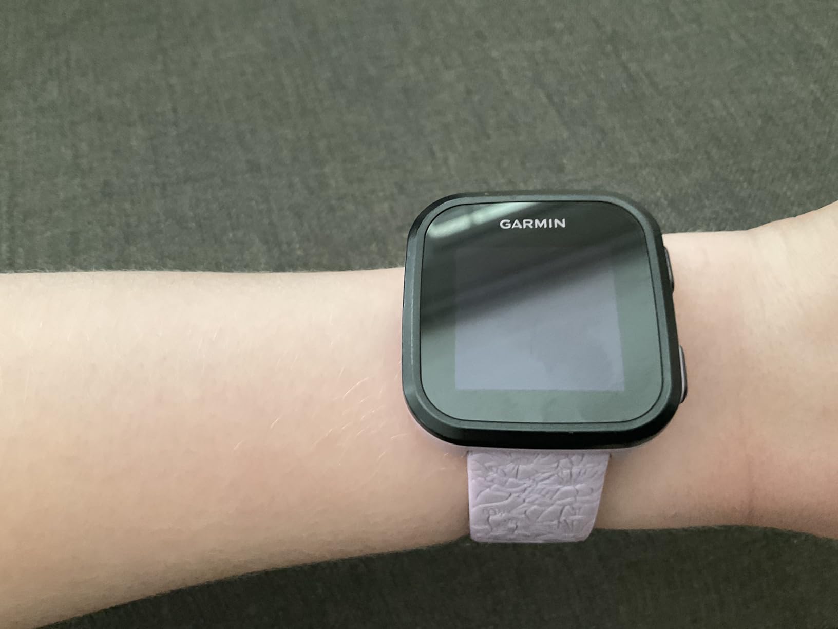 Garmin Bounce, Kids Smartwatch, Two-Way Text and Voice Messaging, Location Tracking, Green Burst customer photo 1