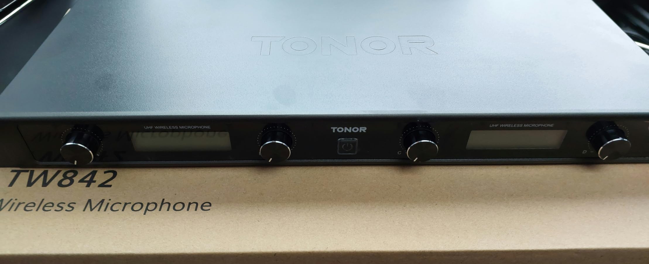 TONOR UHF Wireless Microphone System, 1 Set of Bodypack & Lavalier Mic | UHF Headset Lapel Mic, Rechargeable Receiver, 15 Channels 60 m/200ft Range 1/4