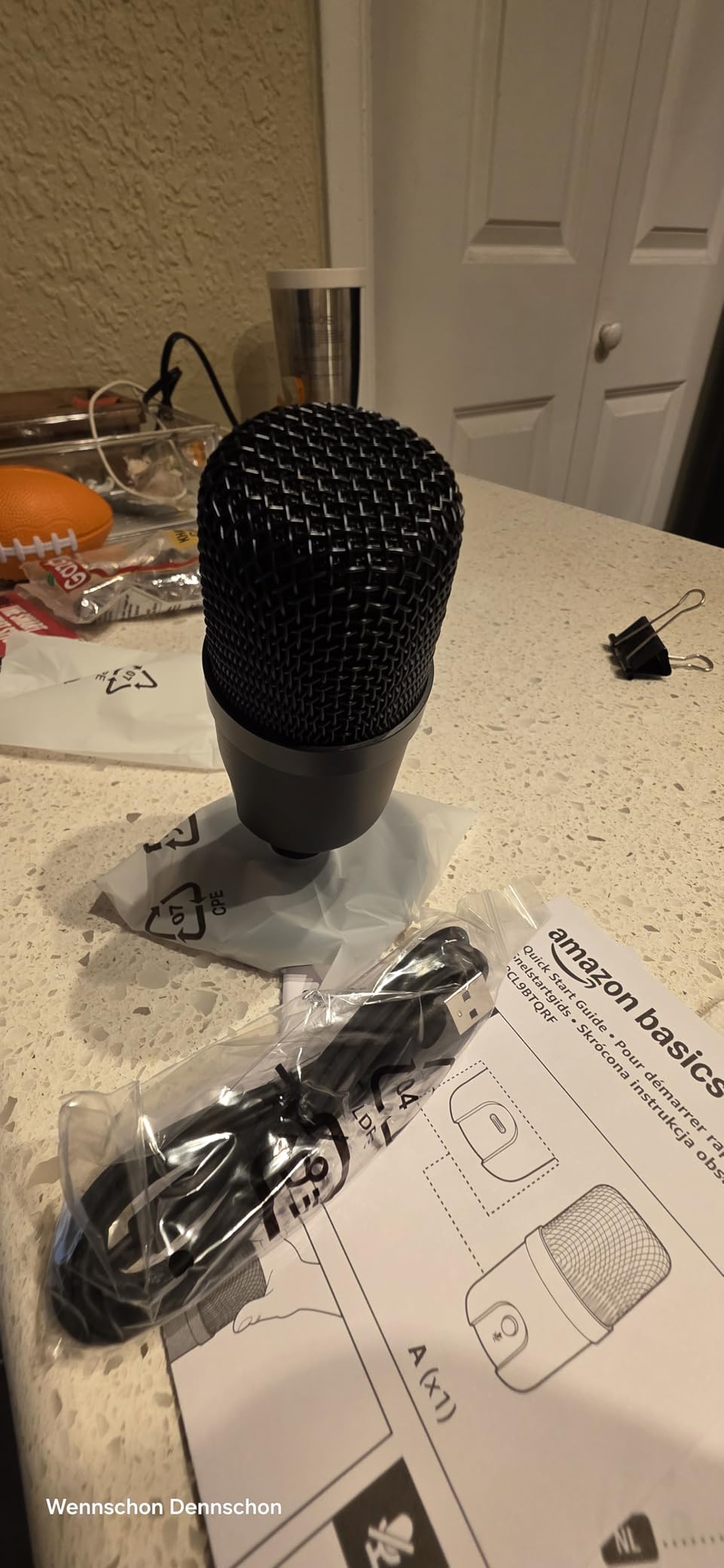 Amazon Basics Condenser Microphone for PC, Cardioid Pickup, USB Mic for Streaming, Recording, and Podcasting, 360 Degree Adjustable Stand, Plug and Play, Black customer photo 2