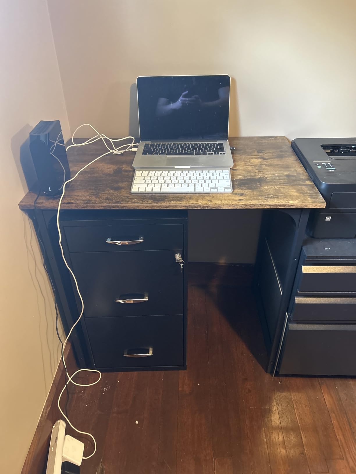PayLessHere | 32 Inch Computer Desk | Brown | Sturdy Office Desk | Metal Frame, Adjustable Feet | Water-Resistant, Scratchproof Surface | Writing Table for Home Office or Study | Pack of 1 customer photo 1