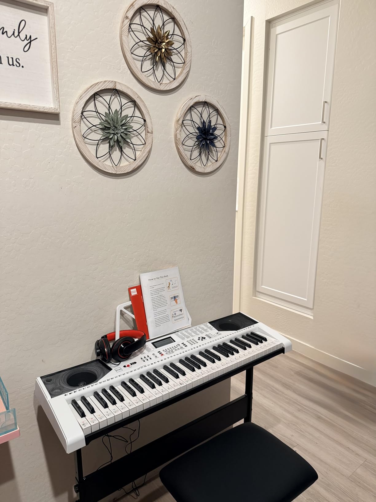 Best Choice Products 61-Key Beginners Complete Electronic Keyboard Piano Set w/Lighted Keys, LCD Screen, Headphones, Stand, Bench, Teaching Modes, Note Stickers customer photo 1