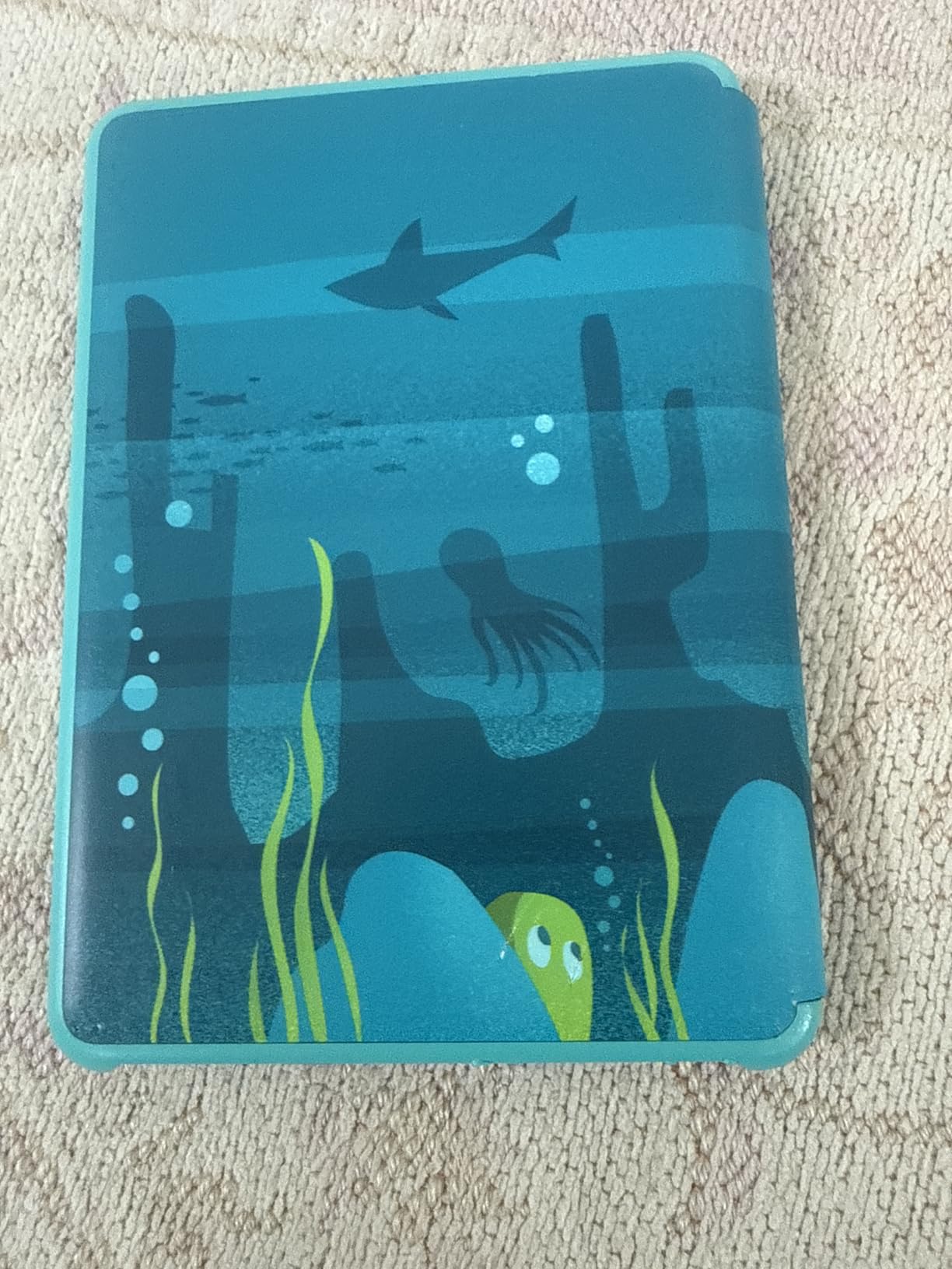Amazon Kindle Kids 16GB (newest model) - If it breaks, we will replace it, includes ad-free books and cover, with glare-free display, faster page turns - Space Whale customer photo 1