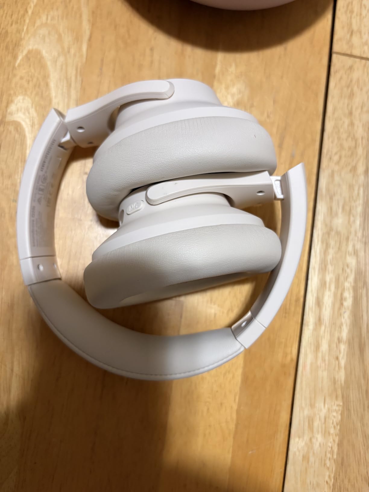 Soundcore by Anker Q20i Hybrid Active Noise Cancelling Headphones, Wireless Over-Ear Bluetooth, 40H Long ANC Playtime, Hi-Res Audio, Big Bass, Customize via an App, Transparency Mode (White) customer photo 1