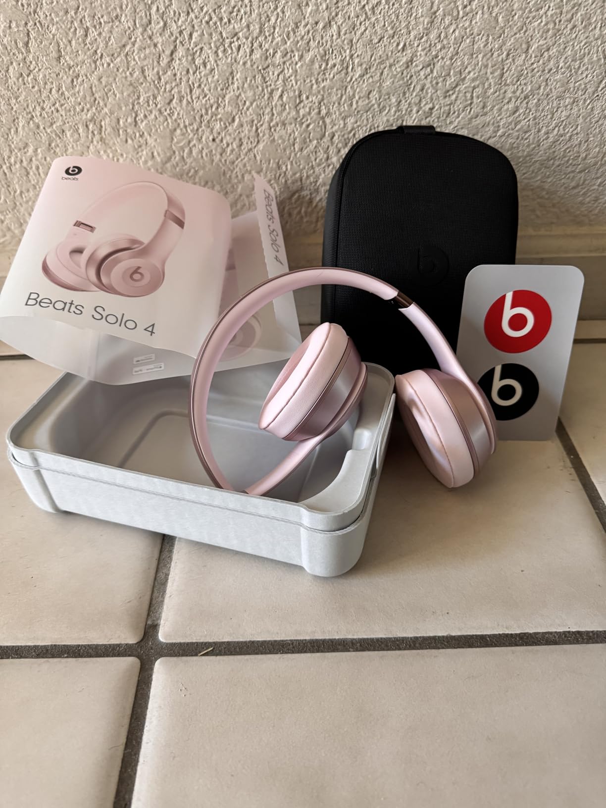Beats Solo 4 - Wireless On-Ear Bluetooth Headphones, Up to 50-Hour Battery Life, Ultra-Lightweight Comfort, Powerful and Balanced Sound, Apple & Android Compatible customer photo 2