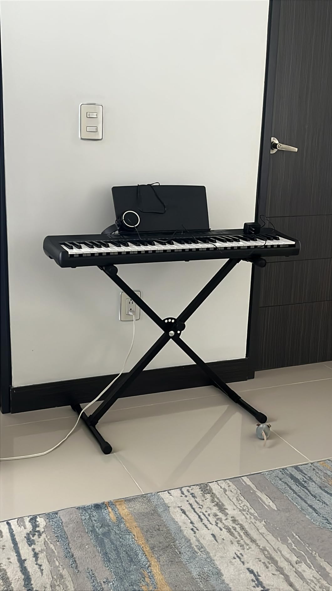 Melody 61 MK4 Keyboard Piano for Beginners with 61 Keys, Speakers, Stand, Bench, Headphones, Tablet/Sheet Music Stand, 300 Sounds and Music Lessons customer photo 2