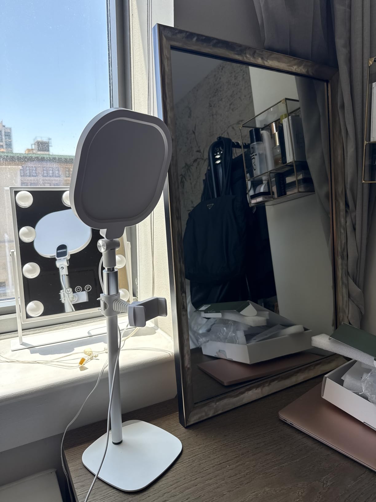 Zoom Lighting for Computer, Adjustable Desk Lighting for Video Calls, 30 Light Modes Video Conference Light, Desk Ring Light with Stand for Webcam, Meetings, Live Stream, Home Office. CRI 97.8 customer photo 1