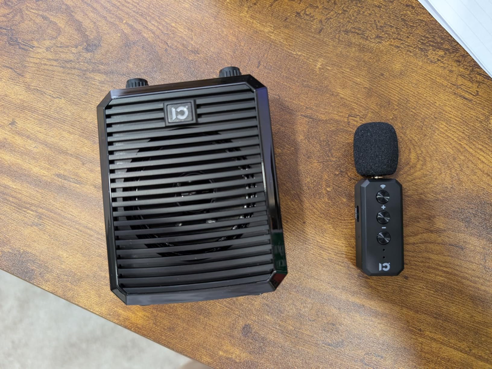 SHIDU 18W Voice Amplifier with Wireless Lavalier Microphone, Portable Speaker with 2.4G Wireless Microphone Rechargeable Personal PA System for Teachers Classroom Meeting Training customer photo 1