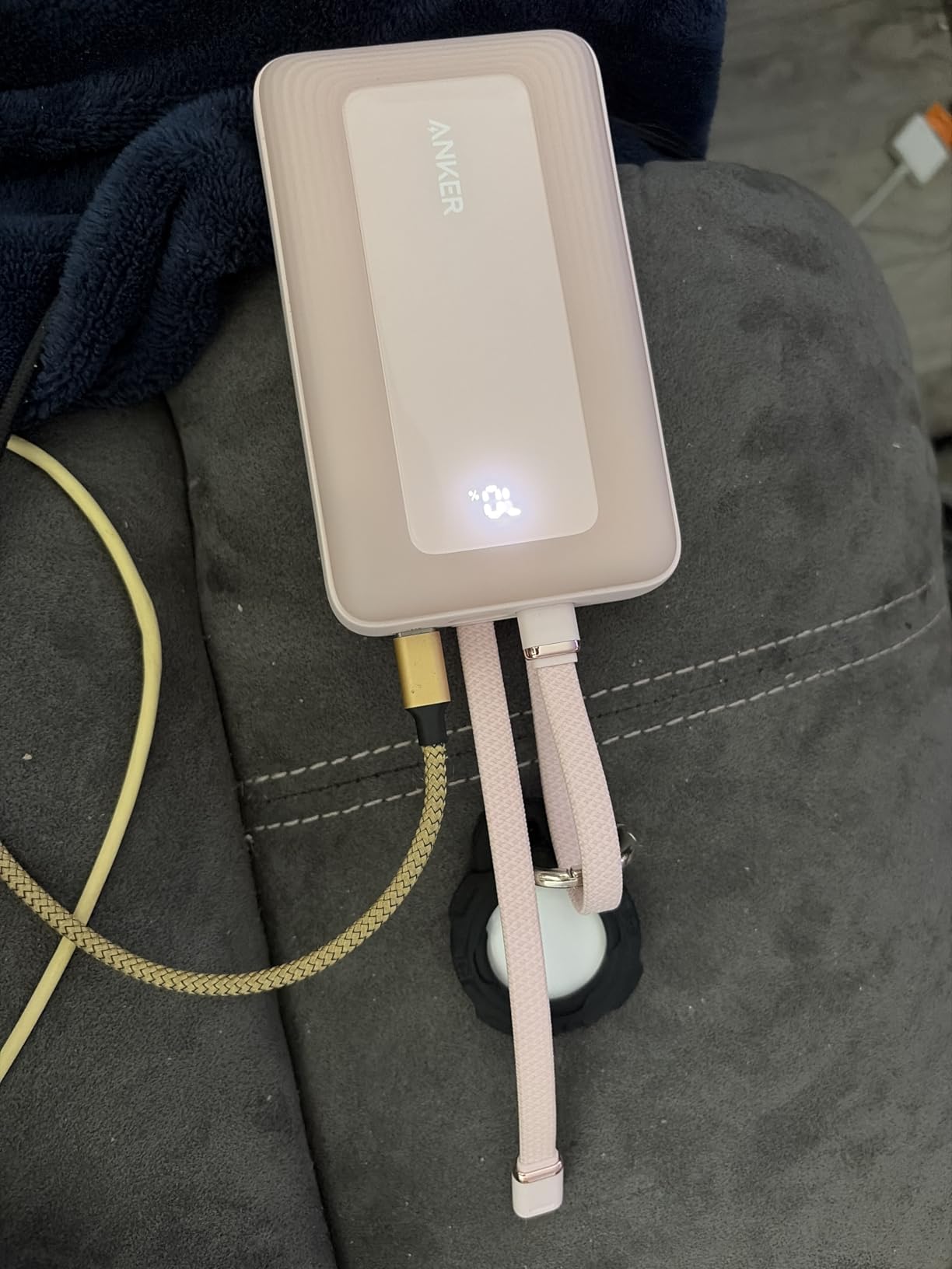 Anker Zolo Power Bank (2025 Upgraded Version), 45W Max Fast Charging, 20,000mAh Battery Pack, Dual Built-in USB-C Cables, USB-C&A Port, for iPhone 17/16 Series, Galaxy, MacBook, and More customer photo 1