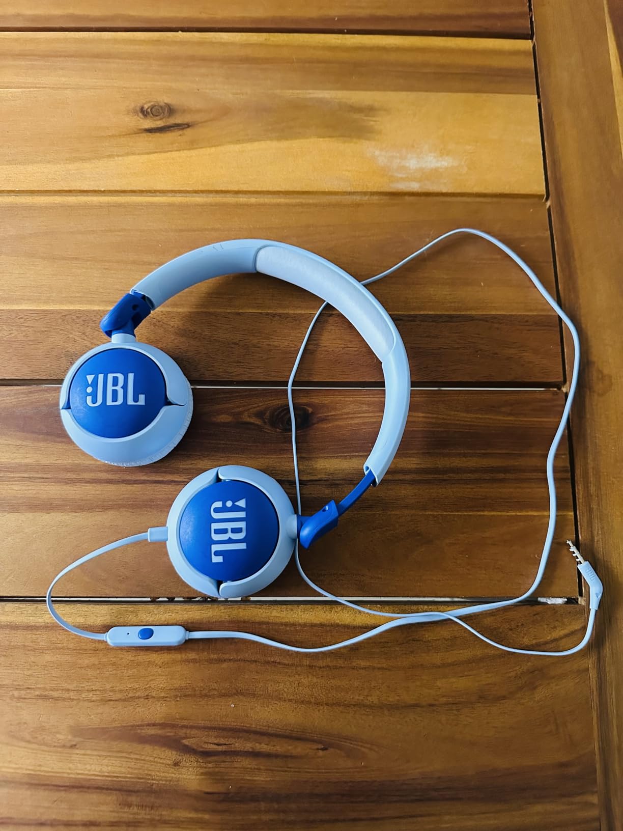 JBL Junior 320 - Wired on-Ear Kids Headphones Safe Sound (<85dB), Built-in mic, Fit for Kids and Customizable with Included Stickers (Purple) customer photo 2