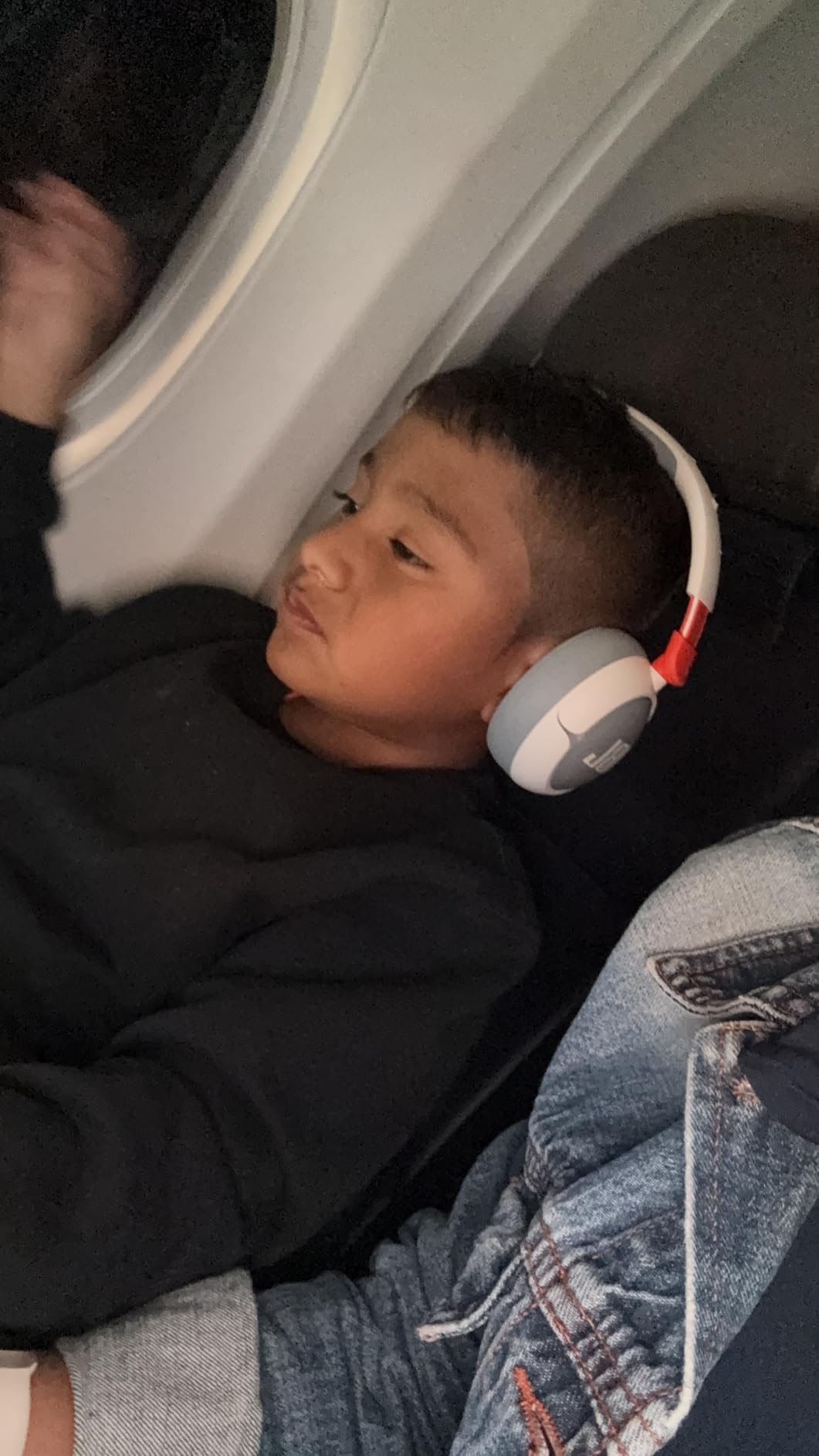 JBL Junior 470NC - Wireless Over-Ear Noise Cancelling Kids Headphones with JBL Safe Sound (<85dB), Fit for Kids, Parental Control with Customizable Volume & Playtime and 50Hr Battery Life (White) customer photo 1