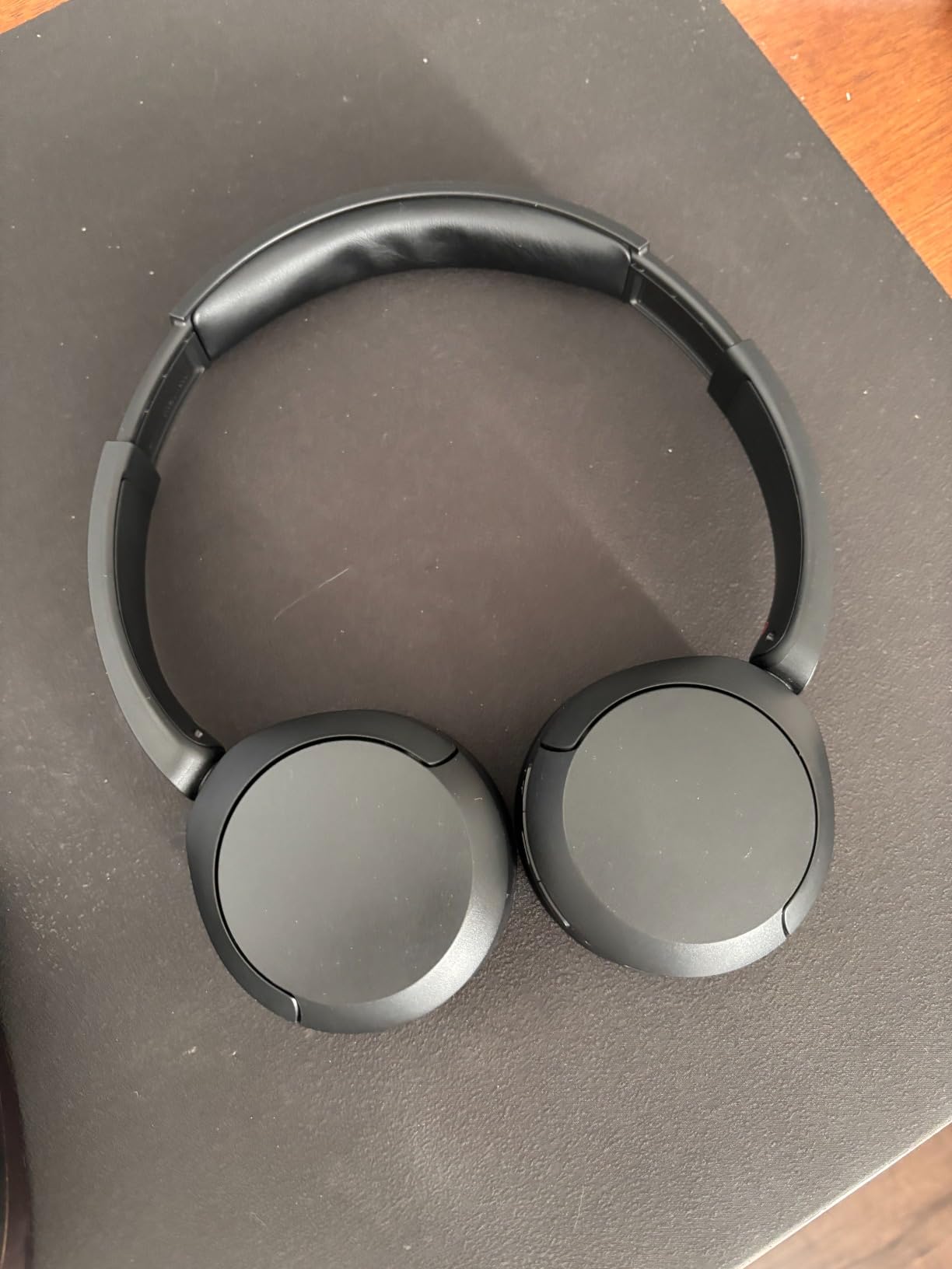Sony WH-CH520 Wireless Headphones Bluetooth On-Ear Headset with Microphone and up to 50 Hours Battery Life with Quick Charging customer photo 1
