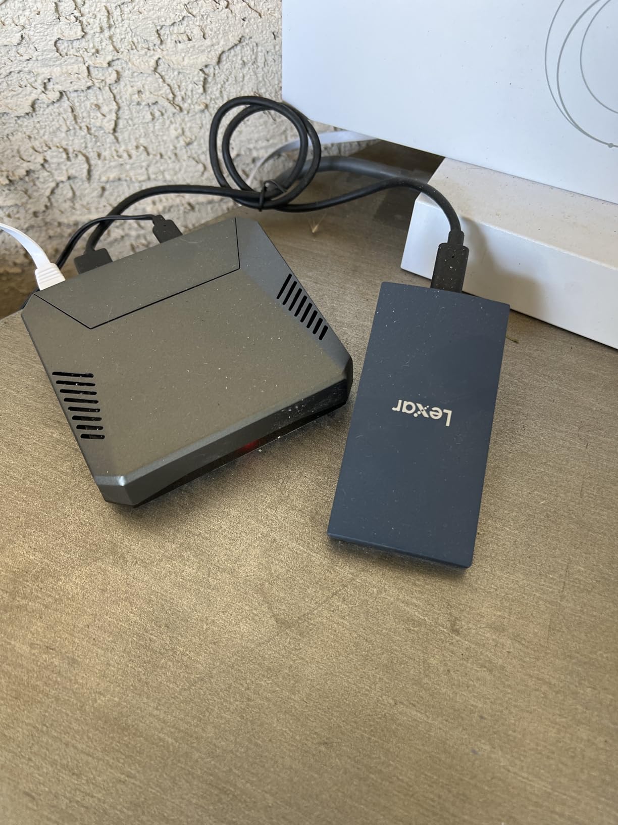 Lexar ES3 1TB External SSD, USB 3.2 Gen2 Portable SSD, PSSD Up to 1050MB/s Read, 1000MB/s Write, Silver customer photo 2