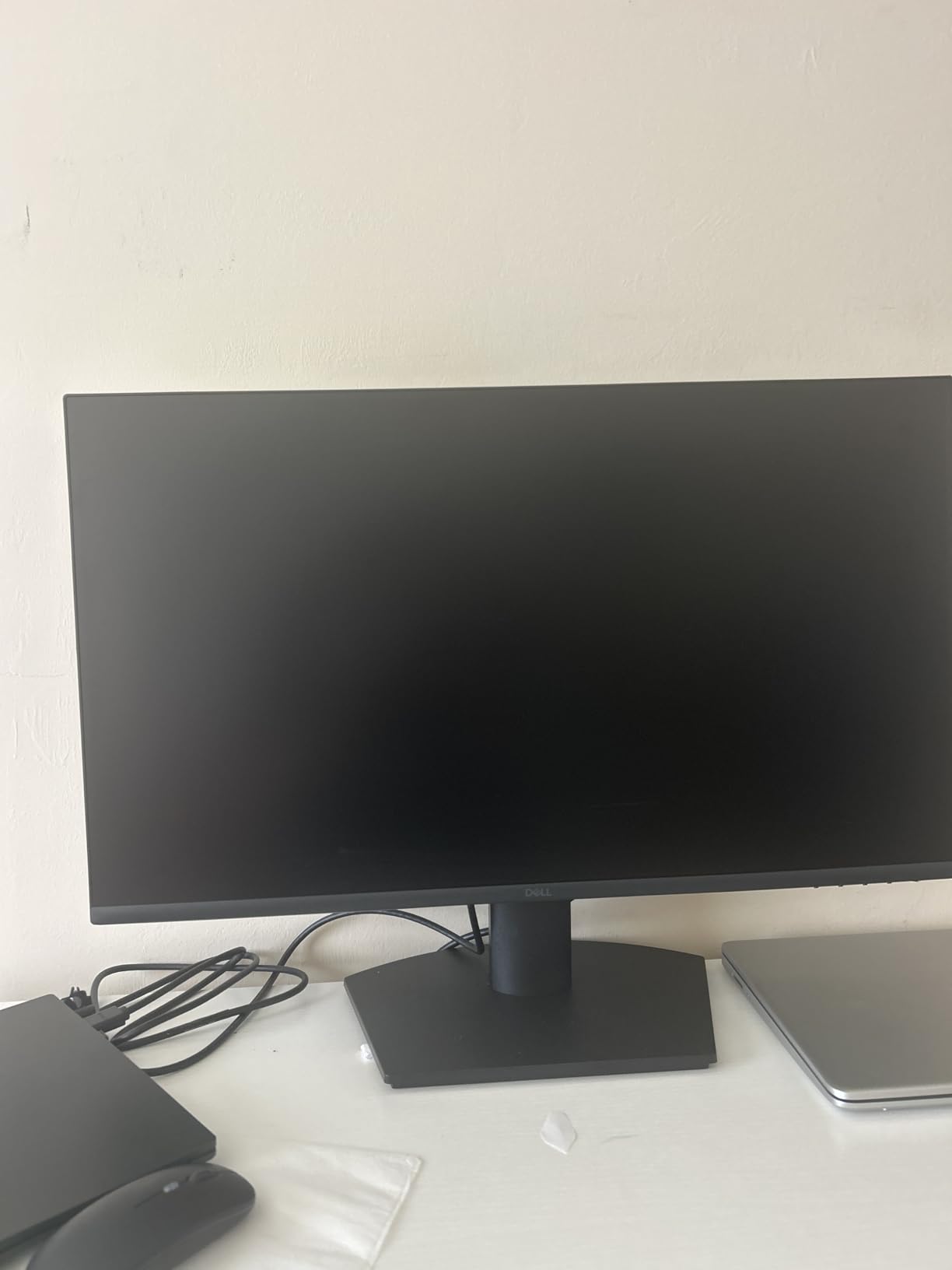 Dell 27 Monitor - SE2725HM - 27-inch Full HD (1920x1080) 16:9 100Hz Display, IPS Panel, 16.70 Million Colors, Anti-Glare, 1 HDMI / 1 VGA Port, TÜV Rheinland 3-Star*, Comfortview Plus - Black customer photo 1