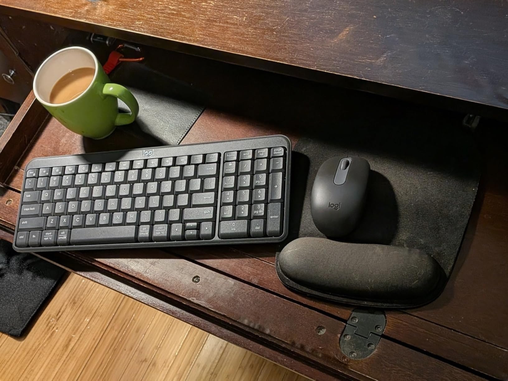 Logitech MK250 Wireless Bluetooth Keyboard and Mouse Combo - Graphite | Bluetooth connection only, compact keyboard with number pad, small ambidextrous M196 mouse with 3 non-customizable buttons customer photo 2