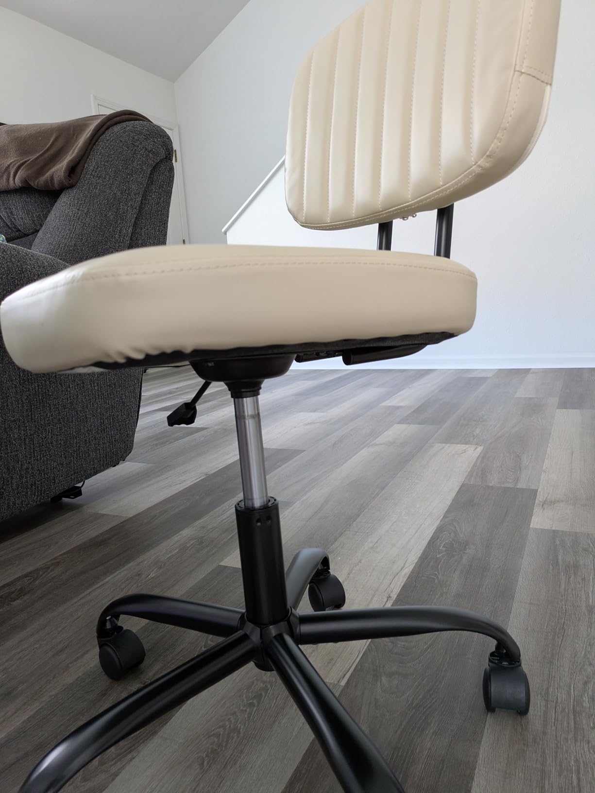 Sweetcrispy Small Office Desk Chair Armless PU Leather with Comfy Lumbar Support, Height Adjustable Rolling Swivel Task for Adult, Student, Bedroom, Home, Vanity, Beige White customer photo 1
