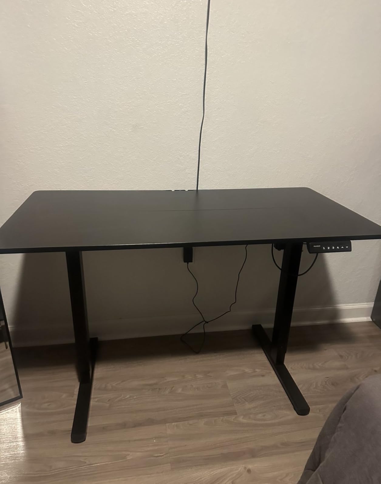 HUANUO 32x19 Inch Small Electric Standing Desk, Adjustable, Light Walnut | 176 Lbs Capacity, Rounded Corners, Wheel-Ready Feet, Compact Desktop, Apartment Workspace, 28.3-46.5 Inch Height Range customer photo 1