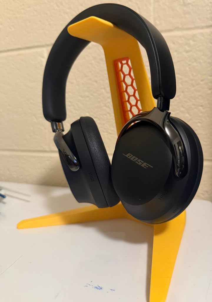 Bose QuietComfort Ultra Bluetooth Headphones (2nd Gen), Wireless Headphones with Spatial Audio, Over Ear Noise Cancelling with Mic, Up to 30 Hours of Play time, Black customer photo 2
