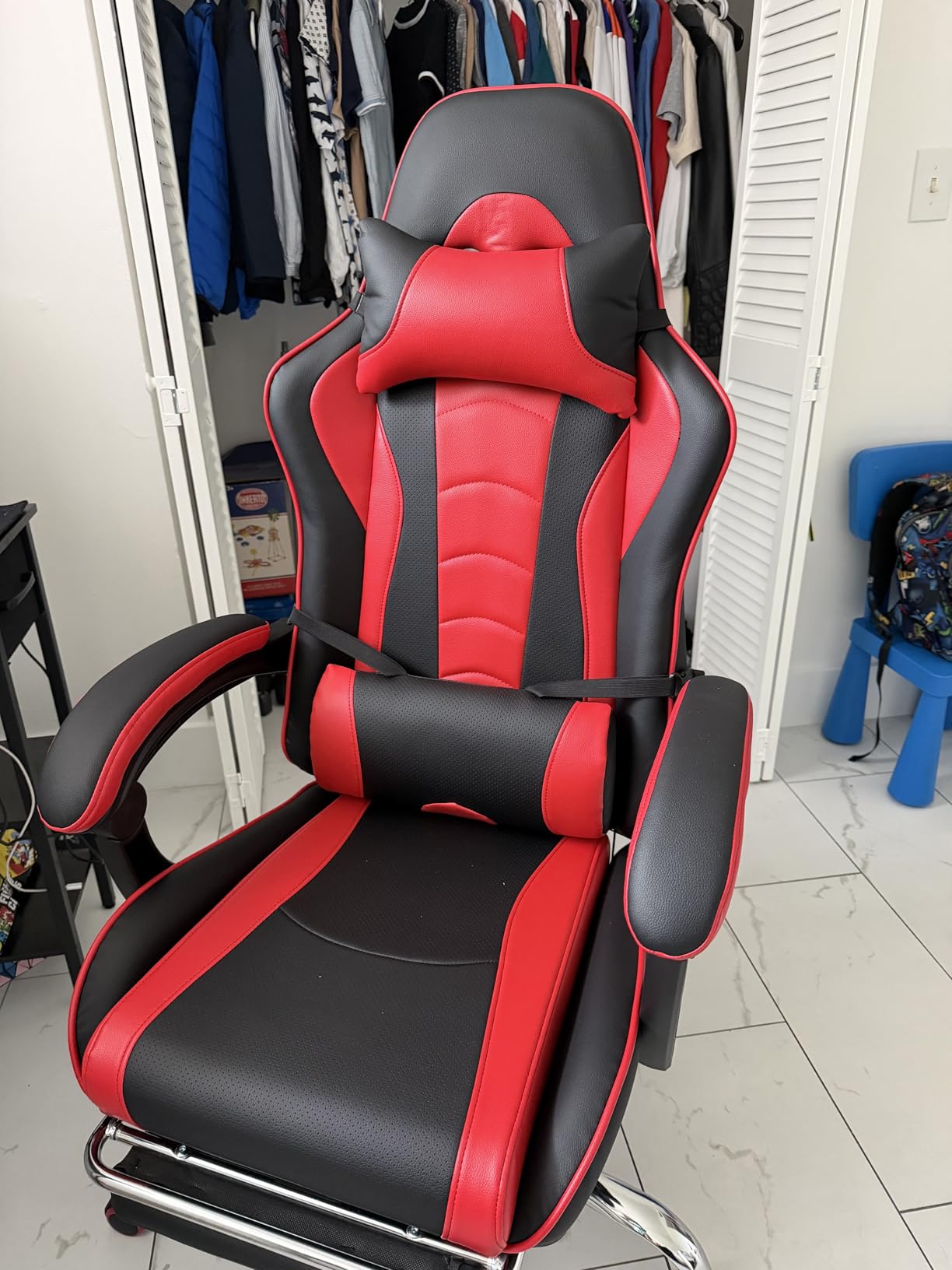 Yaheetech Gaming Chair, Video Game Chair with Massage Lumbar Support and Footrest Height Adjustable Ergonomic Computer Chair with Swivel Seat and Headrest, Full Black customer photo 2