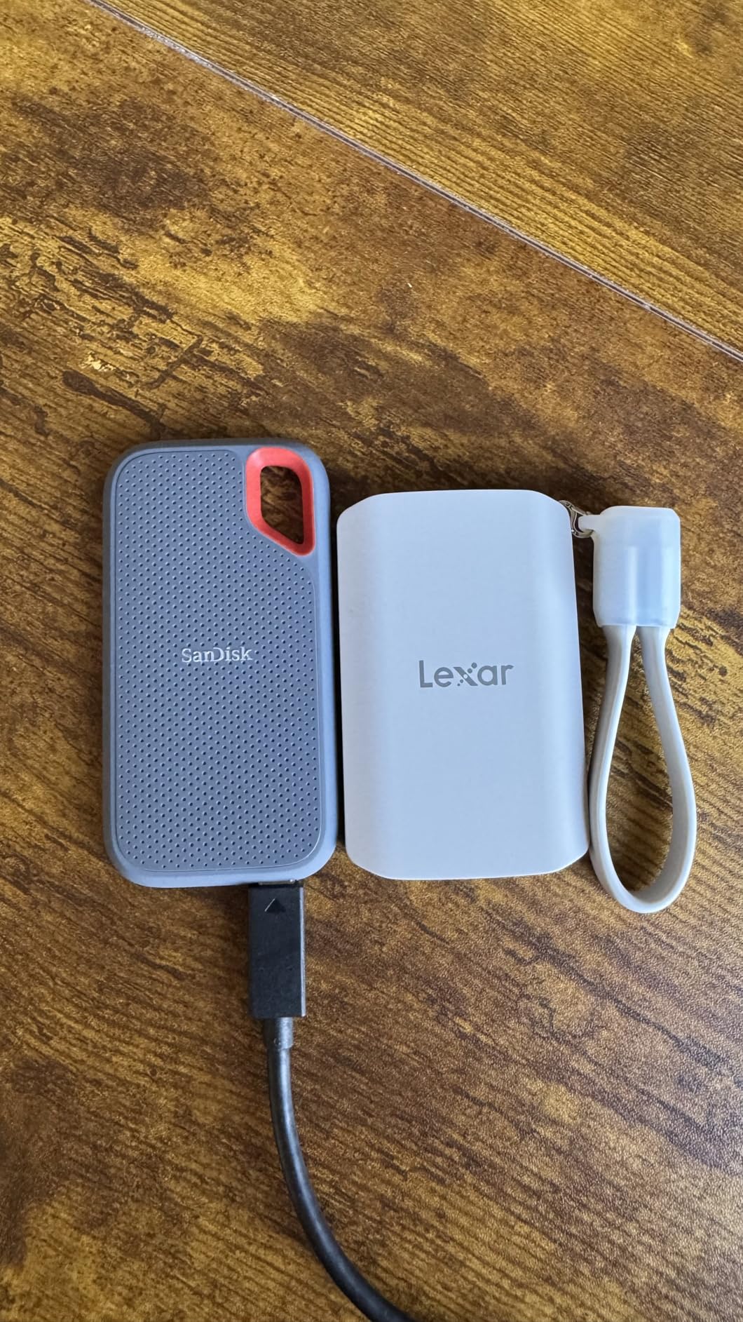 Lexar 1TB ES5 Magnetic External SSD, Up to 2000MB/s, Compatible w/MagSafe, USB-C Smartphones, iPhone 15/16 or Above, PC, Mac, Supports Apple ProRes & Samsung Pro Video, Silver customer photo 1
