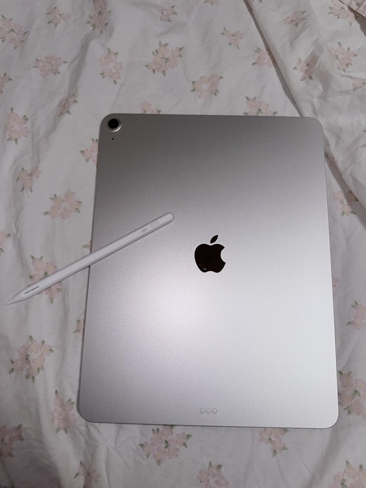 Apple iPad Air 13-inch (M4): Liquid Retina Display, 256GB, Wi-Fi 7, Touch ID, All-Day Battery Life - Purple customer photo 2
