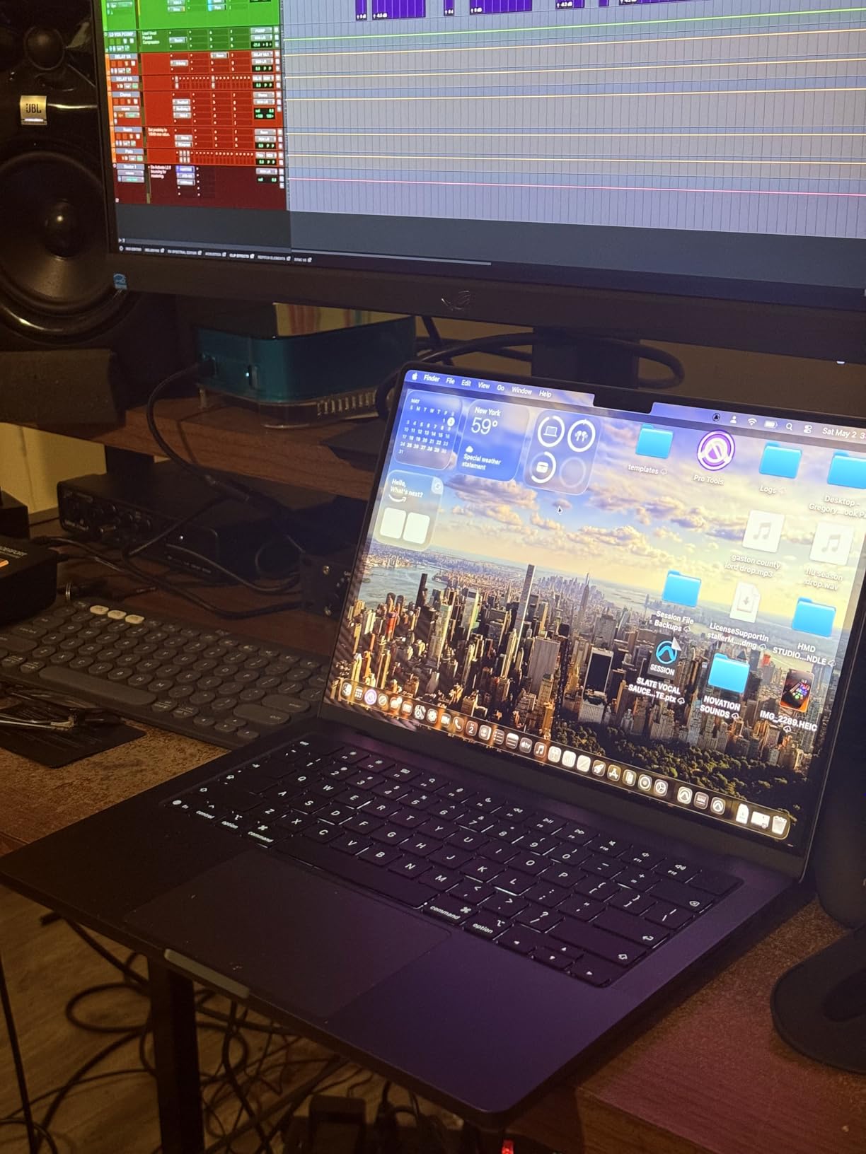 2026 MacBook Pro Laptop with Apple M5 Pro chip with 15-core CPU and 16-core GPU: Built for AI, 14.2-inch Liquid Retina XDR Display, 24GB Unified Memory, 1TB SSD, Wi-Fi 7; Space Black customer photo 1