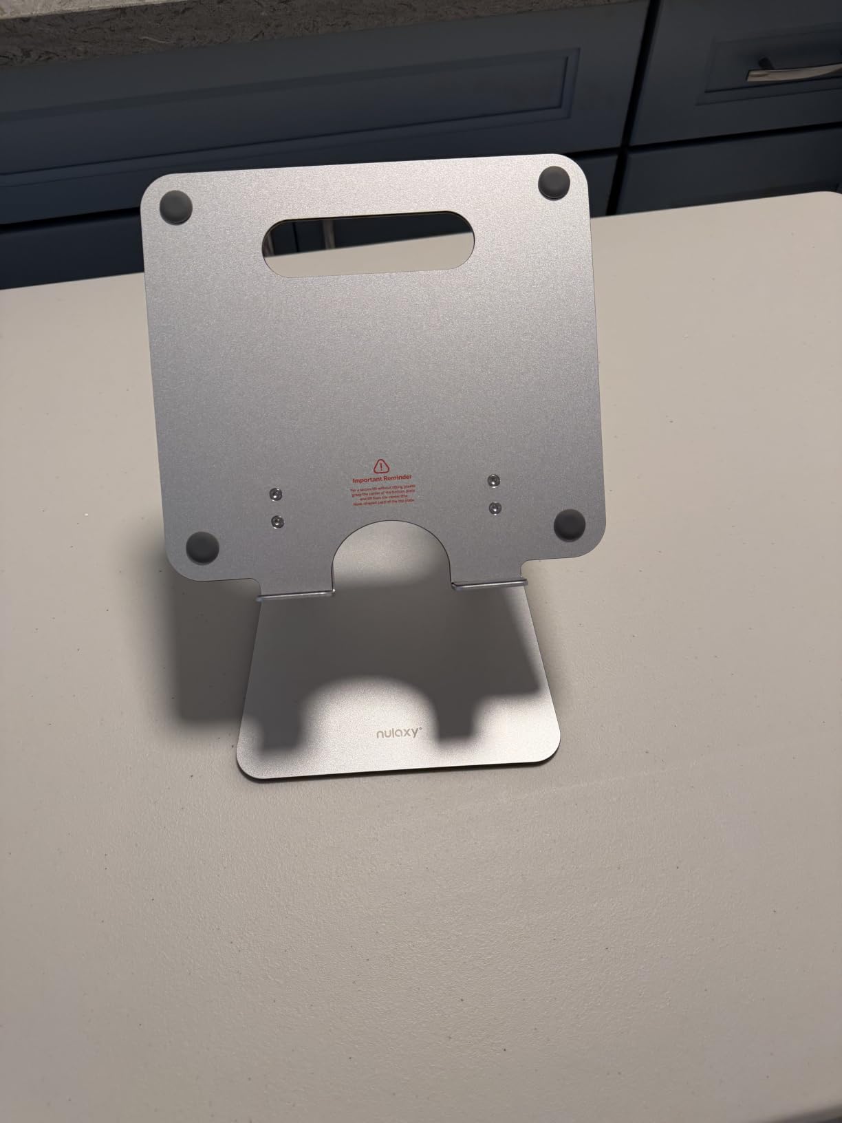 Nulaxy Ergonomic Adjustable Laptop Stand customer photo 1
