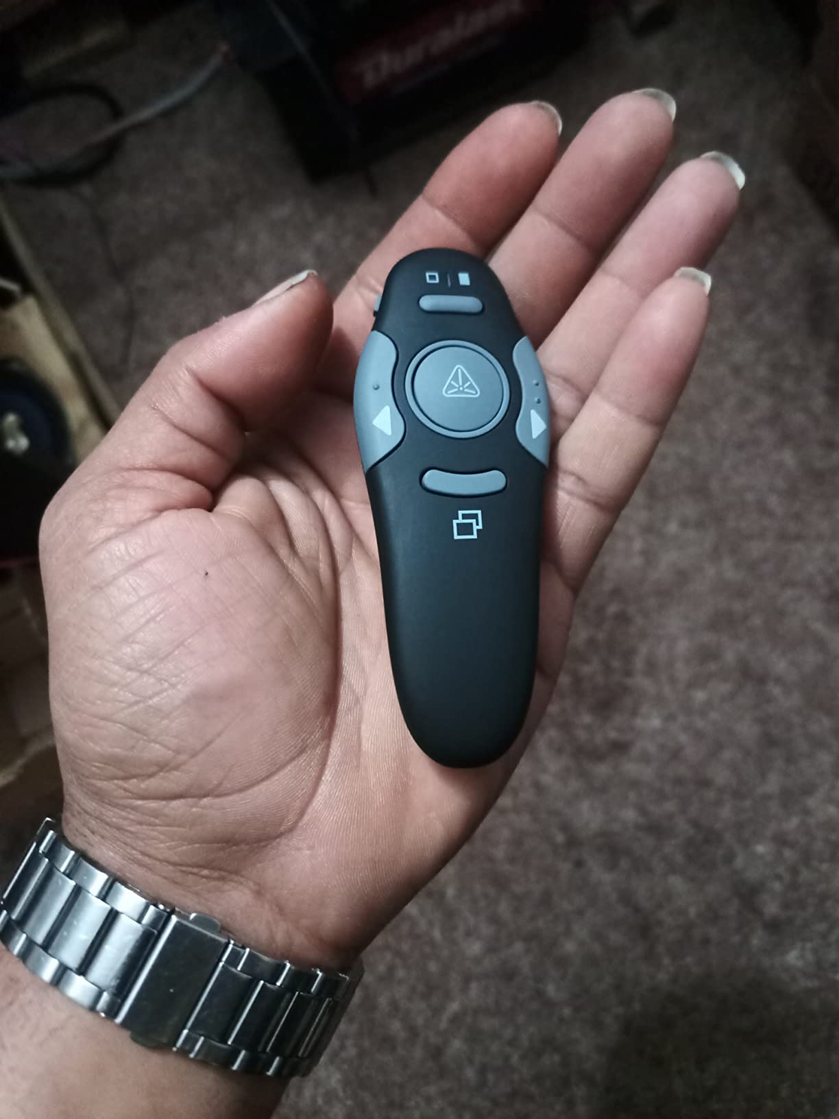 Presentation Clicker Remote, Type C&USB Wireless Presenter, PowerPoint Clicker, Slide Advancer Control for Mac︱ Windows︱ Laptop, Support PPT︱Keynote︱Google Slides customer photo 1