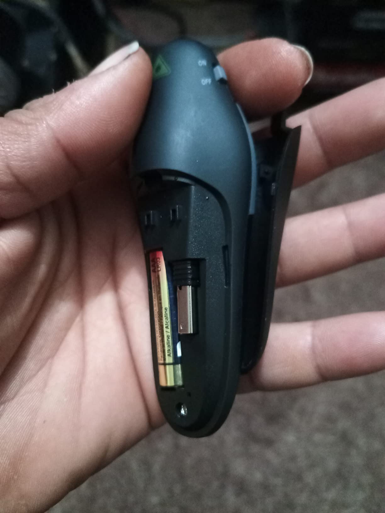 Presentation Clicker Remote, Type C&USB Wireless Presenter, PowerPoint Clicker, Slide Advancer Control for Mac︱ Windows︱ Laptop, Support PPT︱Keynote︱Google Slides customer photo 2